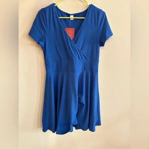 Blue short sleeve dress NWT size Large, stretchy